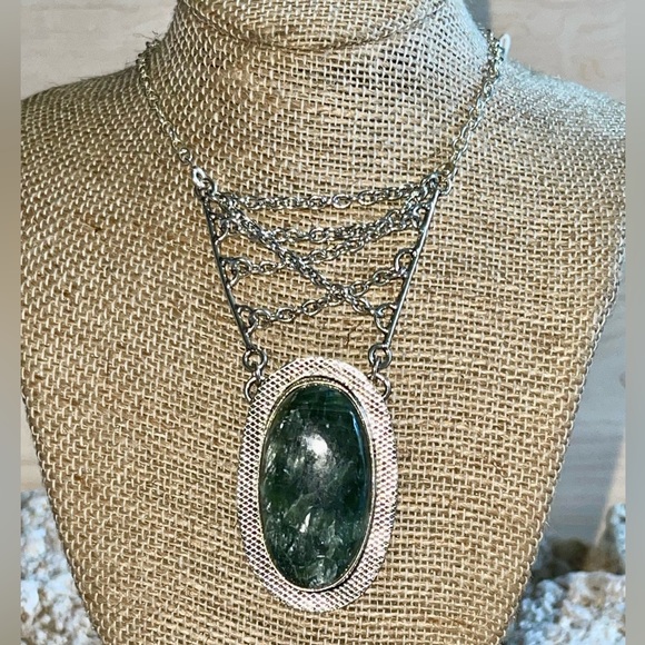 Seraphinite Crystal Pendant Necklace - Picture 9 of 12